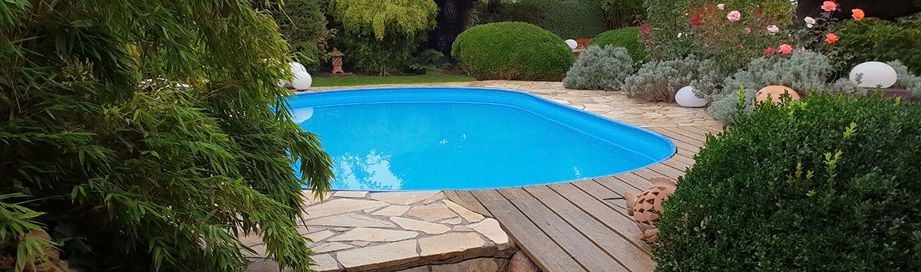 Pool in einem Garten in Hagen